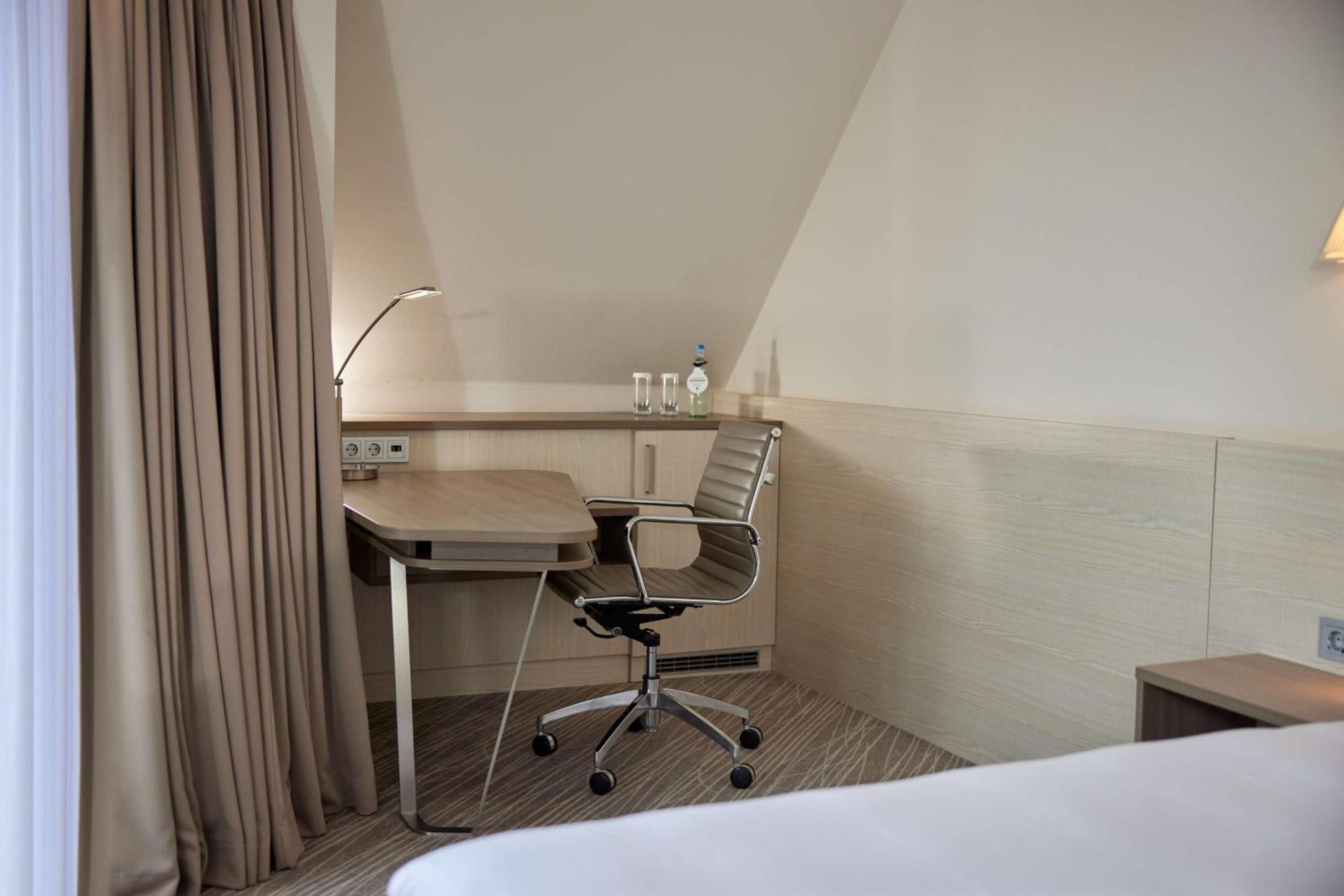 คราวน์ พลาซา - ฮันโนเวอร์ Hotel ภายนอก รูปภาพ