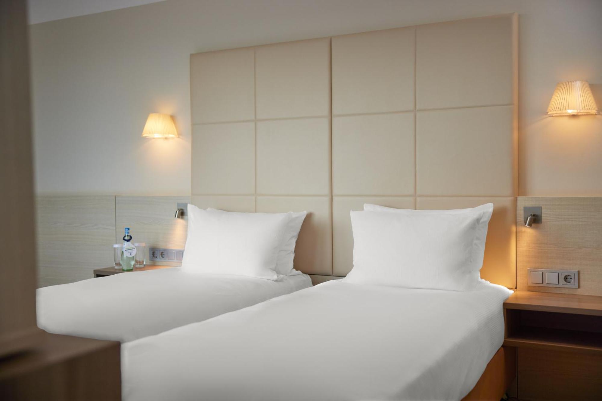 คราวน์ พลาซา - ฮันโนเวอร์ Hotel ภายนอก รูปภาพ