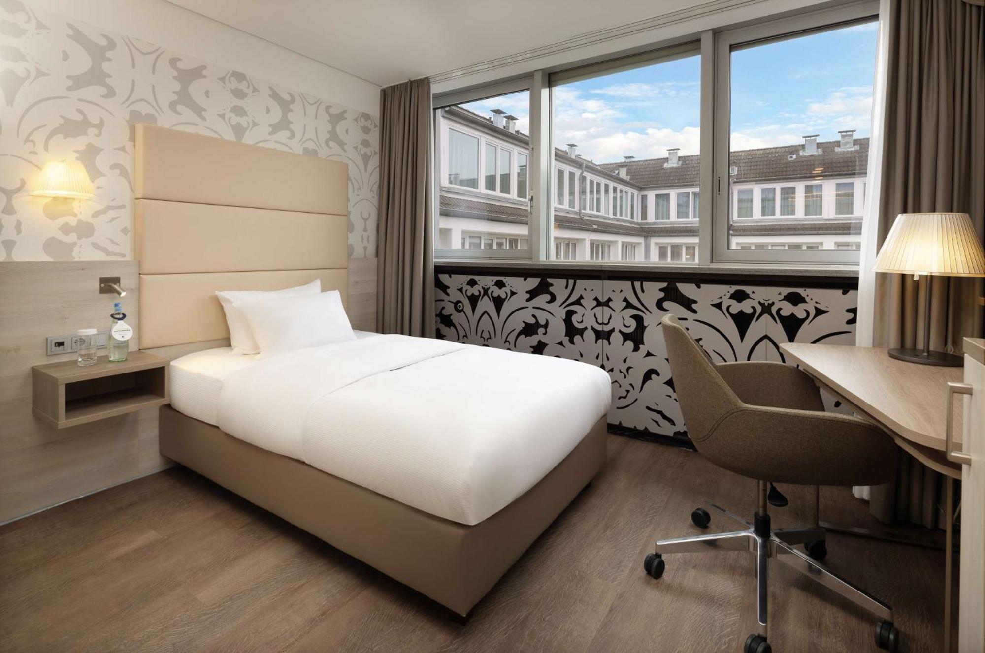 คราวน์ พลาซา - ฮันโนเวอร์ Hotel ภายนอก รูปภาพ